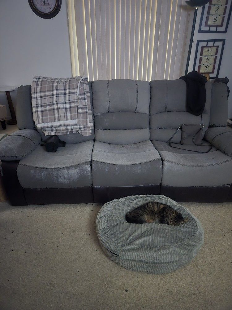This Is 4 Recliners In Good Condition