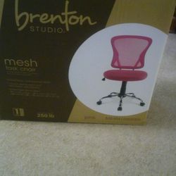 .Pink Office Chair New in the box