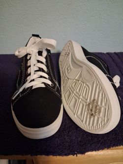 Sport tennis shoes