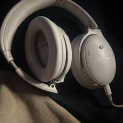 Bose Quiet Comfort (Retail 360$) 