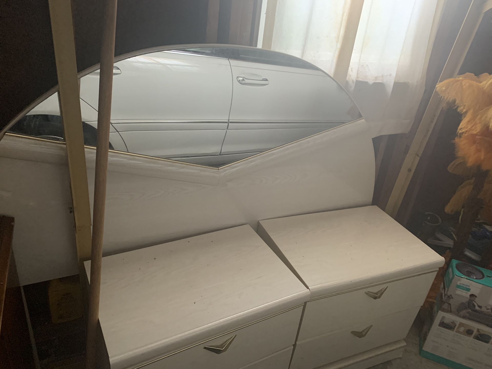 5 piece cream bedroom set headboard 2 night stands bed rails and queen mattress.