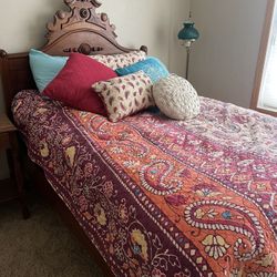 Antique 3/4 Mahogany Bed Frame 