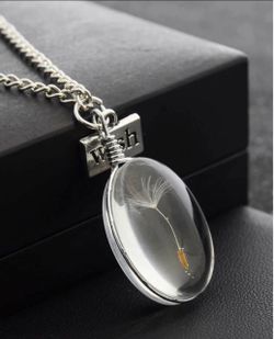 Beautiful NEW Glass Dandelion Oval "Wish" Women's Fashion Jewelry Necklace