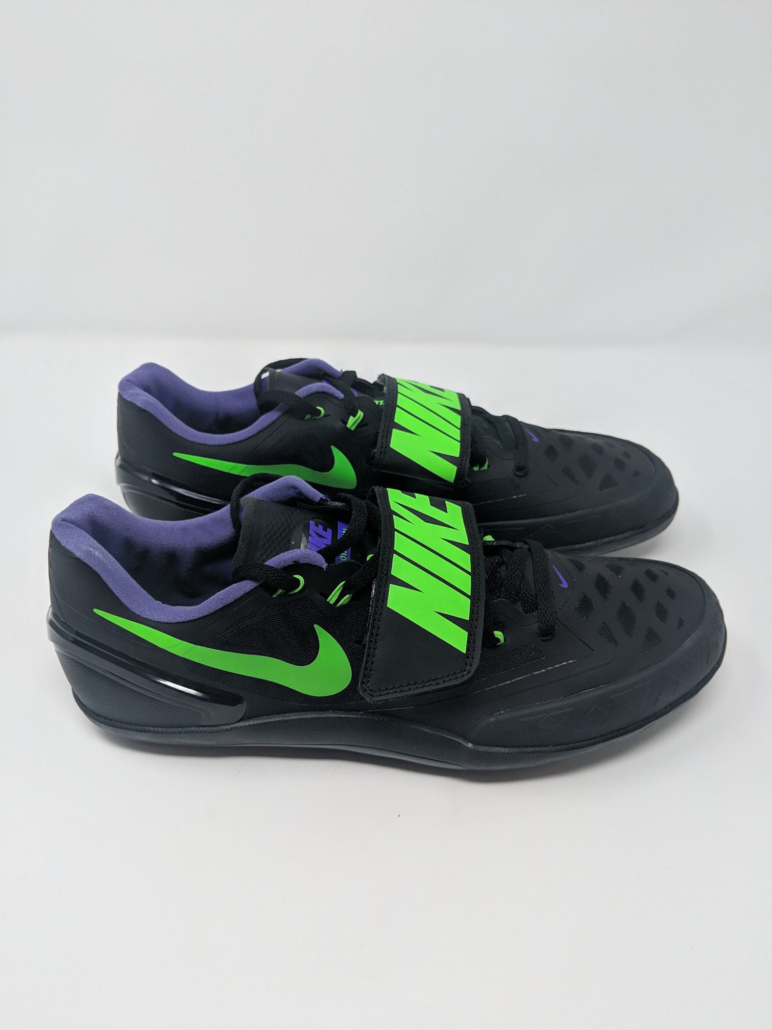 NEW NIKE ROTATIONAL Sz 11 & Field Shot Put Discus Style code 685131-035 for Sale in Duluth, MN - OfferUp