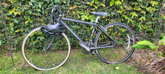 Marin Fairfax Hybrid bike - Shimano Tiagra