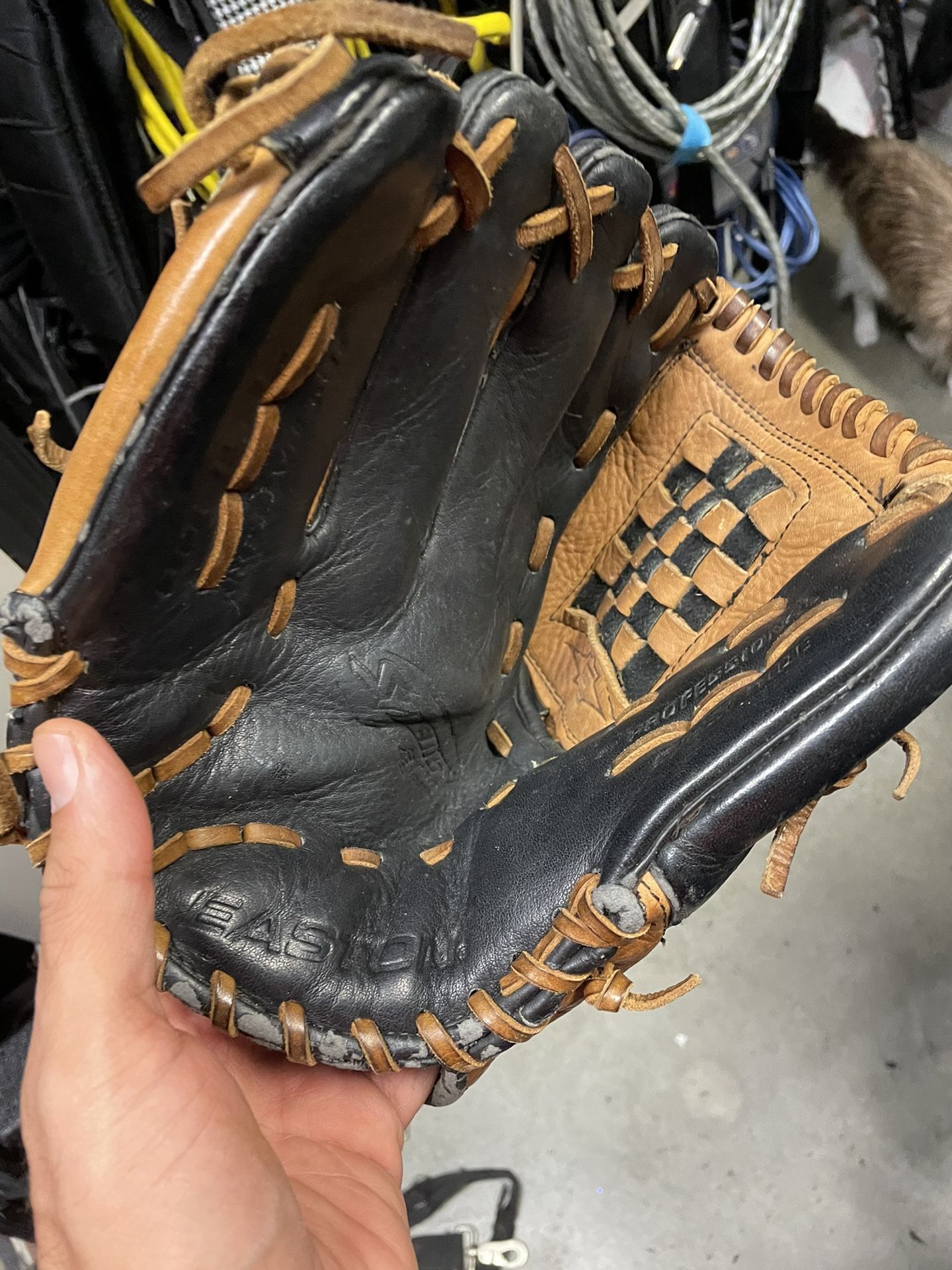 Easton Baseball glove size 12 right Handed