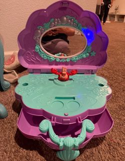 Little mermaid music box free with purchase