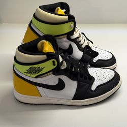 Nike Air Jordan 1 Retro High OG "Volt Gold Size 9.5