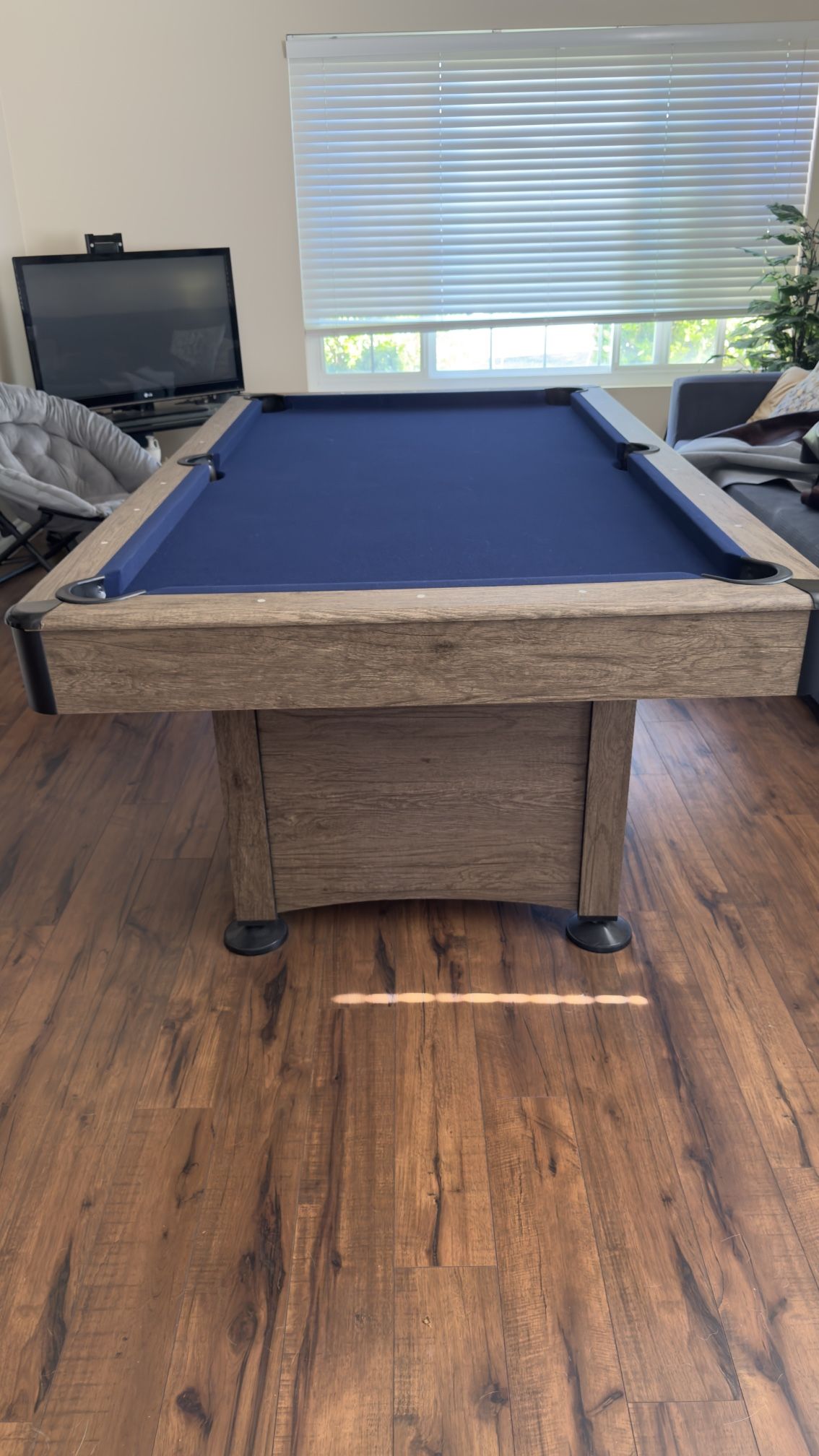 Pool Table With Cover And Cues/mount
