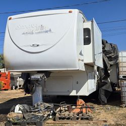 Gulfstream 5th Wheel