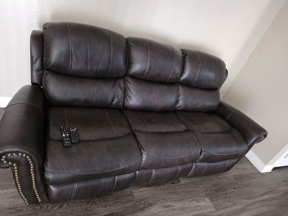 Free Reclining Sofa