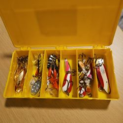 Lot Of Beautiful  And Vintage  Lures