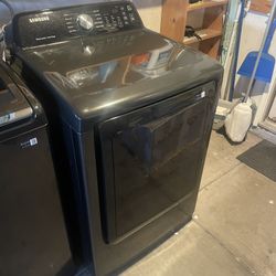 Black Samsung Electric Dryer – Modern, Spacious, and Works Great