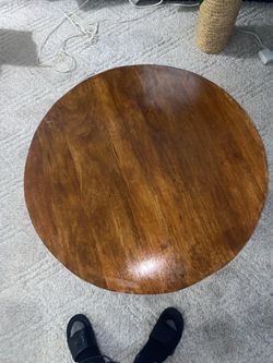 Round Wood Coffee Table – Great Condition
