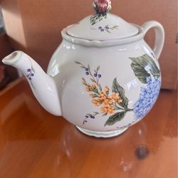 Princess House Garden Teapot