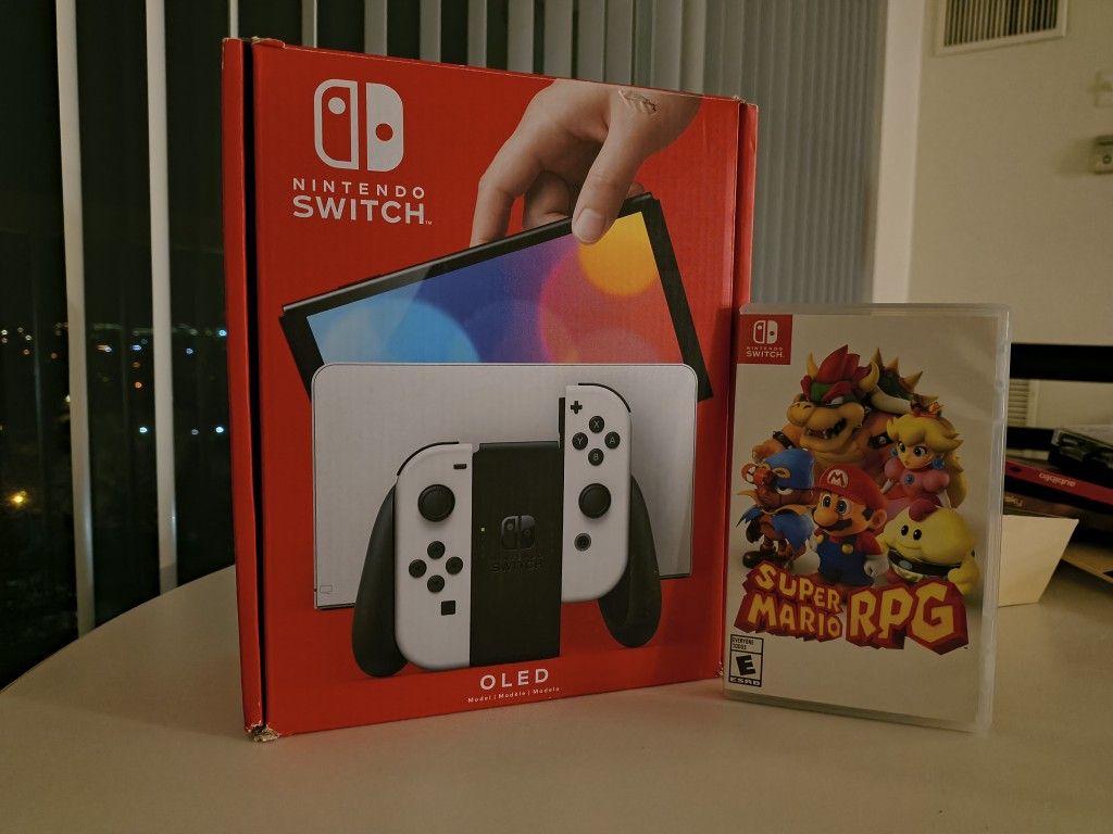 Nintendo Switch OLED (White)