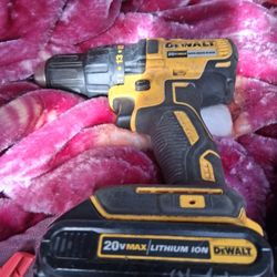 Dewalt  Hammer Droll With Battery
