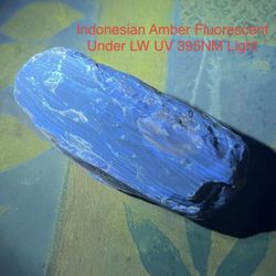 Indonesian Genuine Rough Amber 33.3g HIGHLY FLUORESCENT  AUTHENTIC RARE