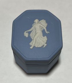 Vintage, wedgwood blue white octagon, woman