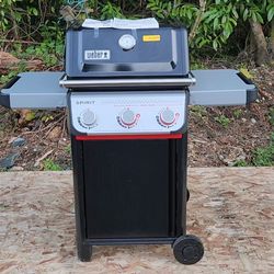 Weber Spirit E-325 Black 3 -Burner Liquid propane Gas Grill
