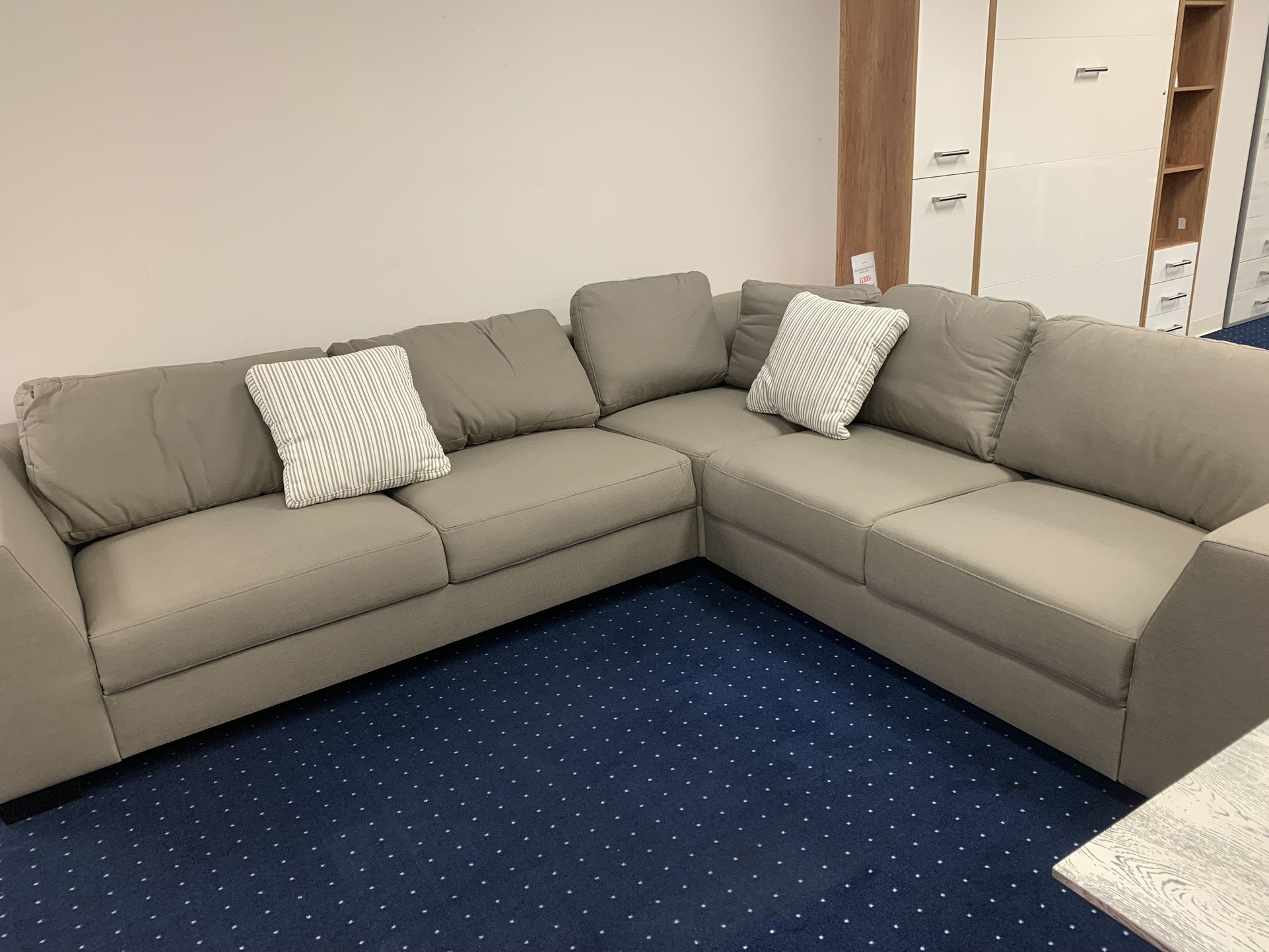 MODERN SECTIONAL SLEEPER SOFA $1459