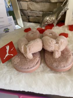 Sandalias De Peluche $15 🌸🌸🌸 PUMA auténtica
