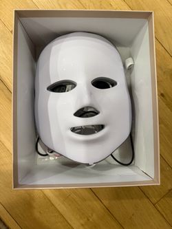 LED Light Therapy Face Mask
