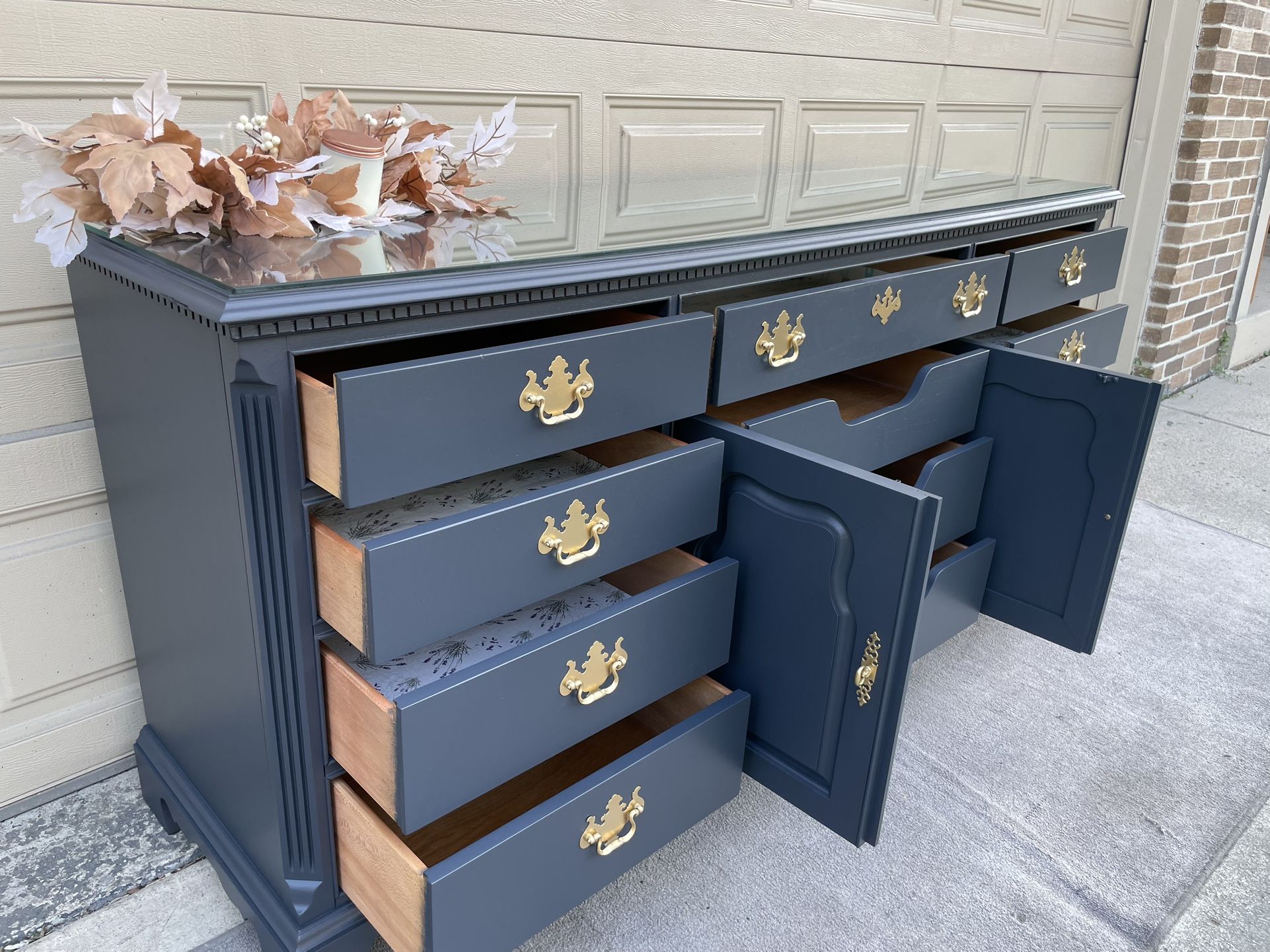 Tall 🥂 Dark Gorgeous Thomasville Dresser Credenza