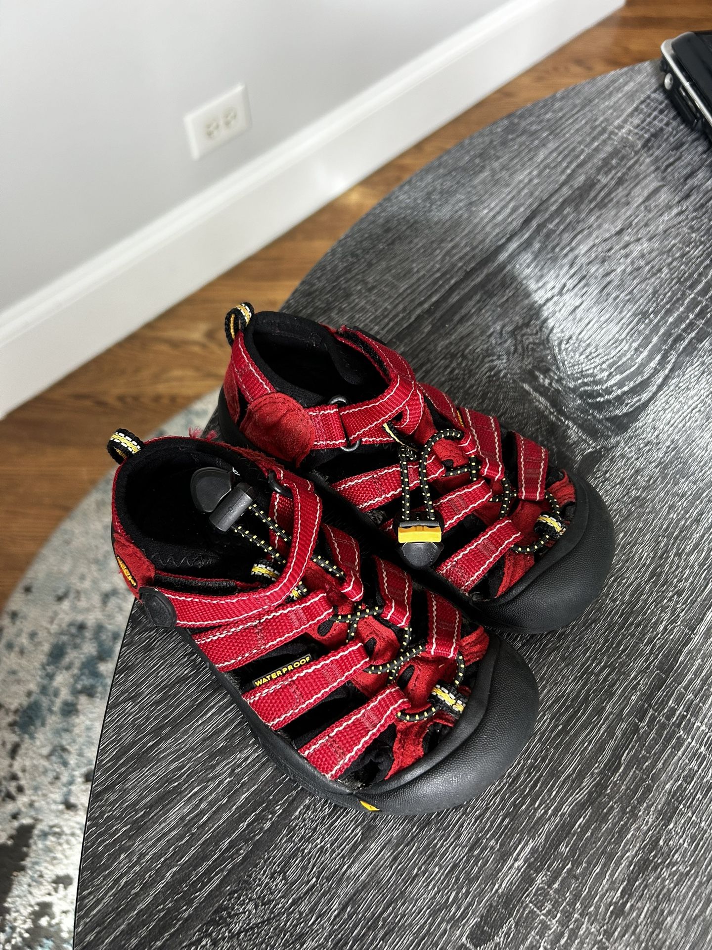 Keen Kids Shoes Size 11