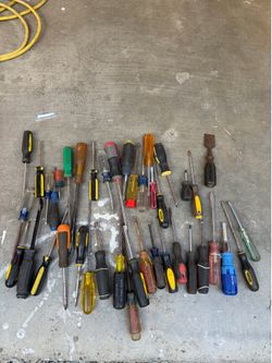 Screw drivers tool lot 2