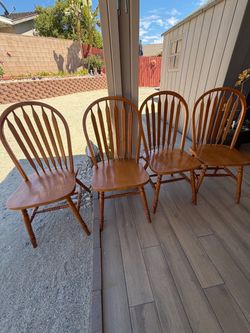 Beautiful set Wooden Dining  Chairs 🪑. 4
