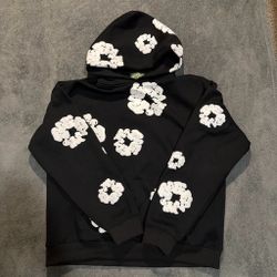 Medium Black DT Hoodie