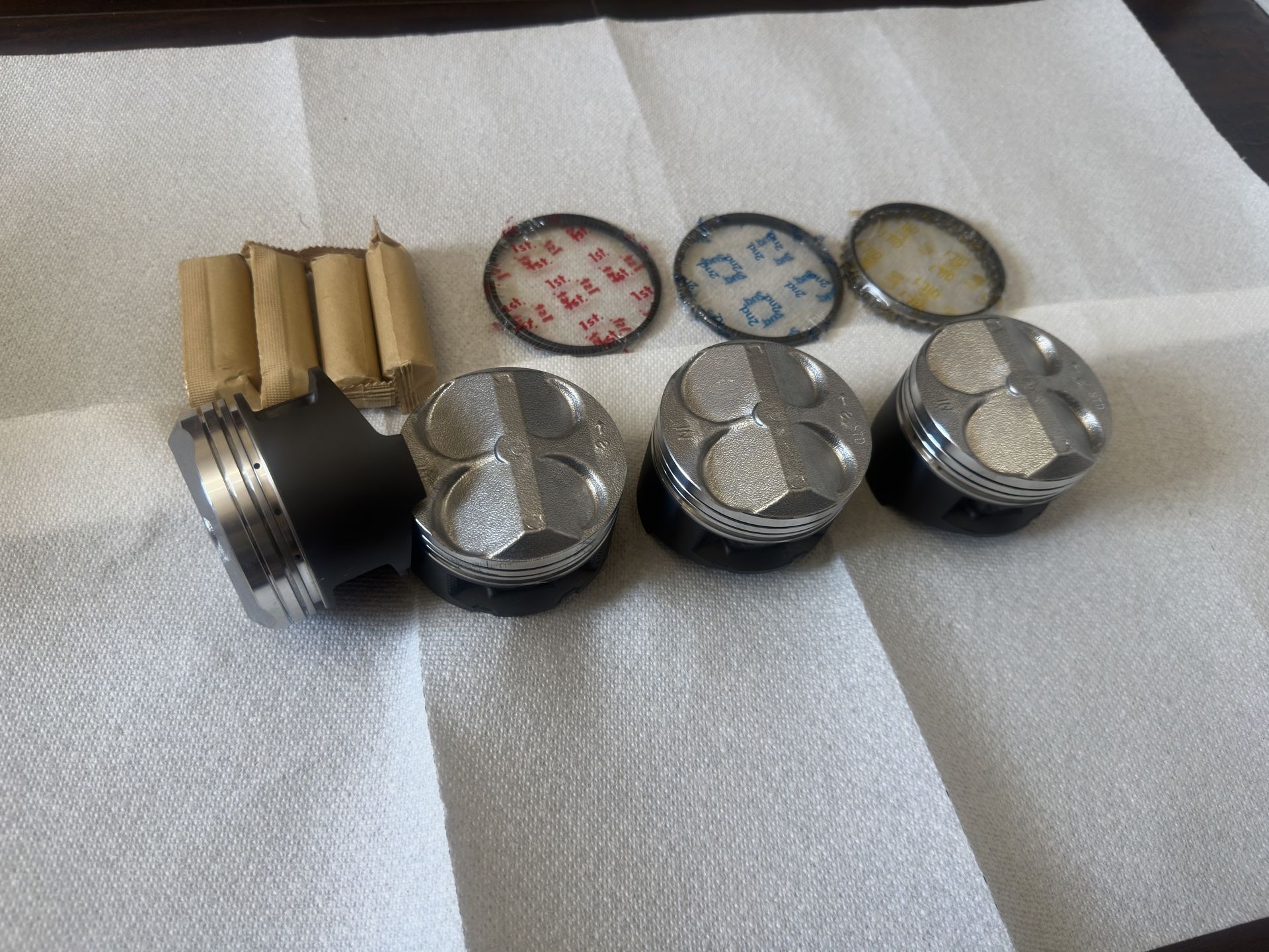 B16 high performance pistons 81mm