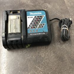 Makita Fast Charger DC18RC