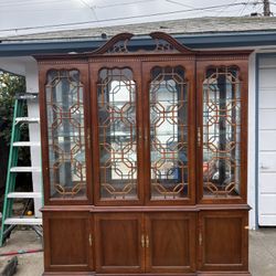 China Cabinet Hutch