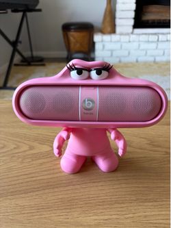 Nicki Minaj Pink Beats Pill w/ Pink Dude Stand – Collectible