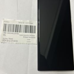 Galaxy S22 Ultra 256GB (Unlocked) - Phantom Black, bestbuy certified, like new, comes with pen. No scratches. SM-S908UZKEXAA