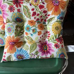 Indoor/outdoor Chair Cushions With Ties