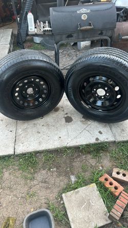 P265/70r17 Tires with Wheel