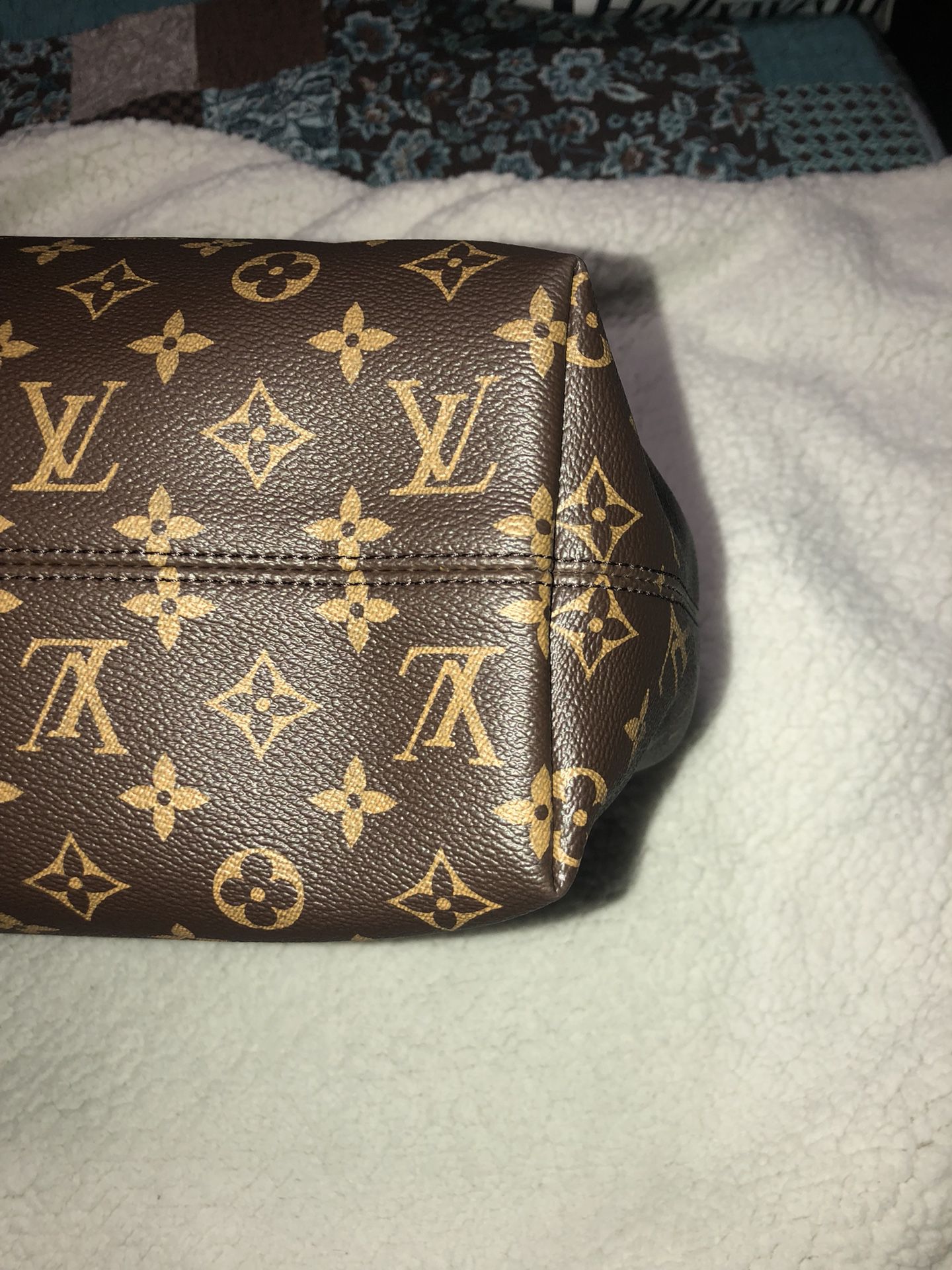 LOUIS VUITTON “LV” Graceful MM with hot pink inside for Sale in Dallas, TX  - OfferUp