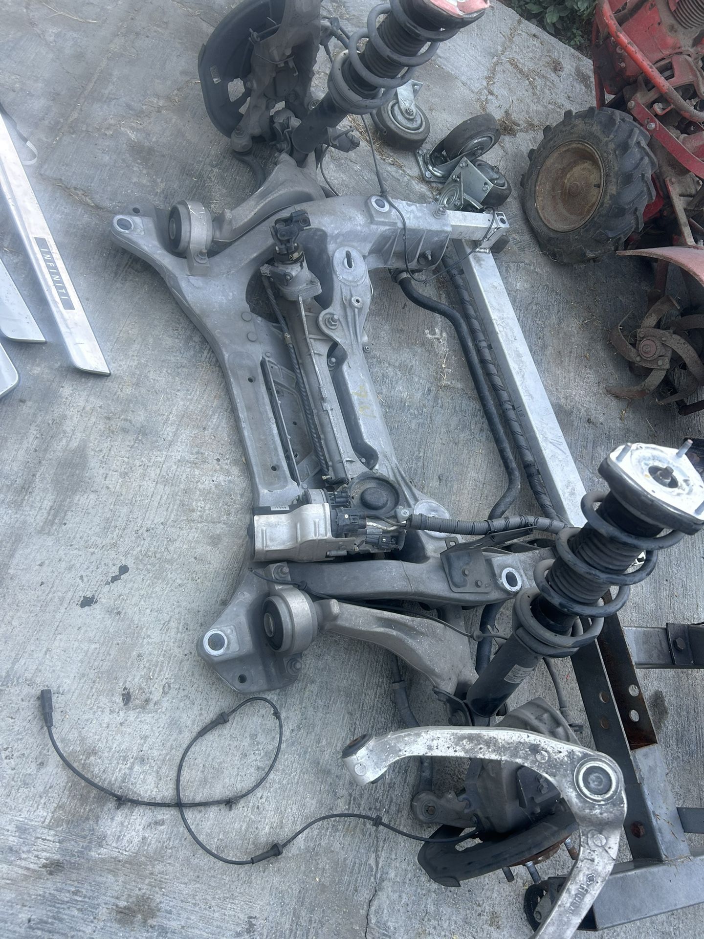 Front Suspension Infinity Q50 