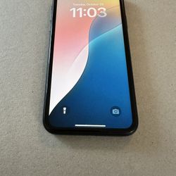 iPhone XR 64GB Fully UNLOCKED! Use For Any Carrier! 