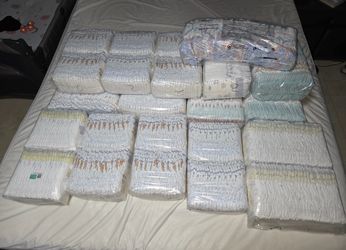 Diapers  size 2 Pañales talla 2