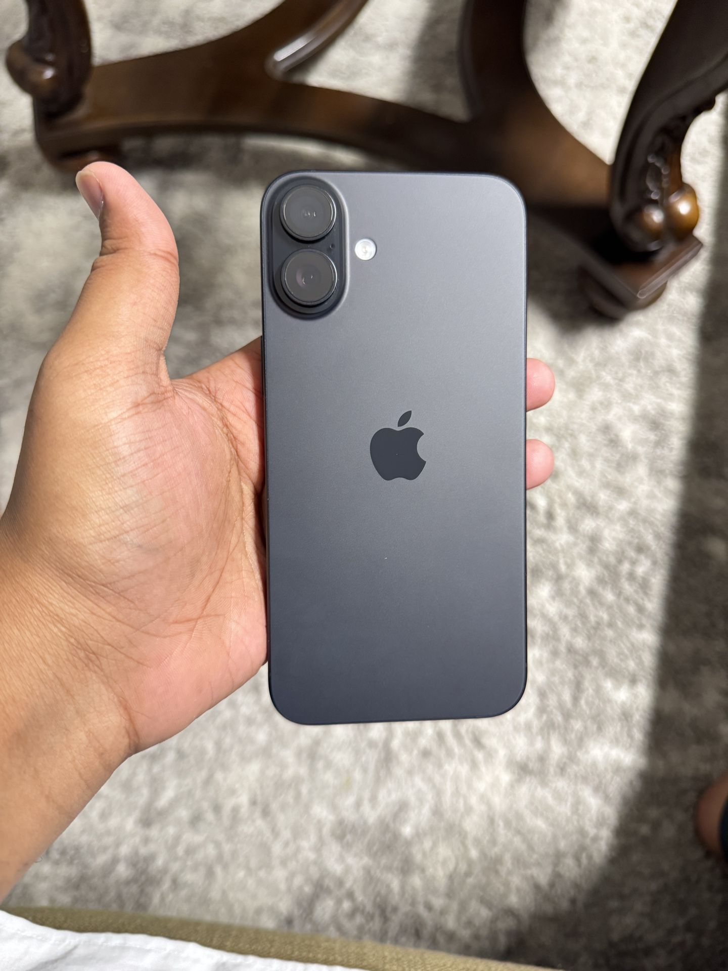 iPhone 16 Plus 