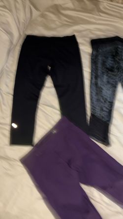 Lululemon talla 6.  $29.99 casa uno