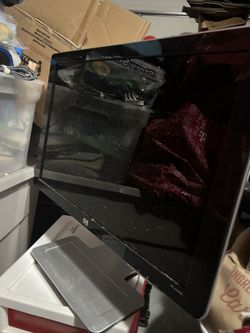 HP Monitor Widescreen with a built-in adjustable, stand at this tilt and rotation