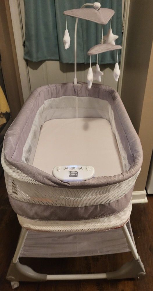 Bassinet with Music
