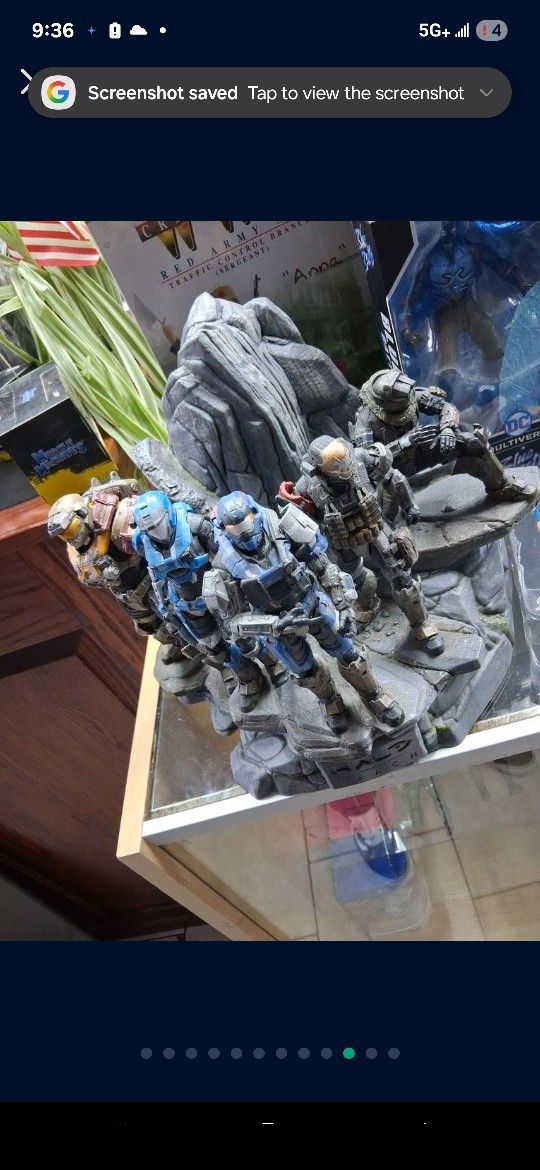 Halo statue