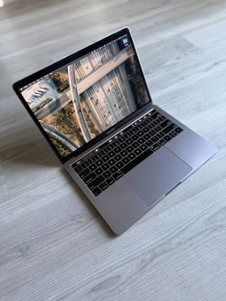 MacBook Pro 13" (2018) - 16GB RAM, 512GB SSD - with charger & sleeve