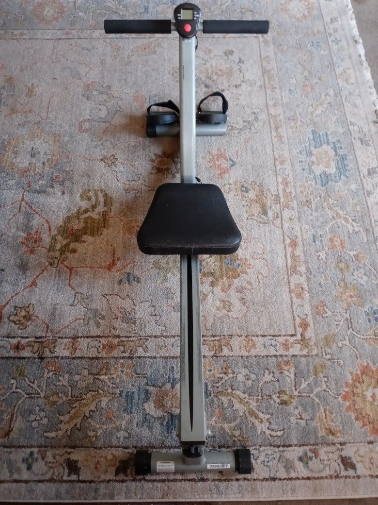 Compact Rowing Machine